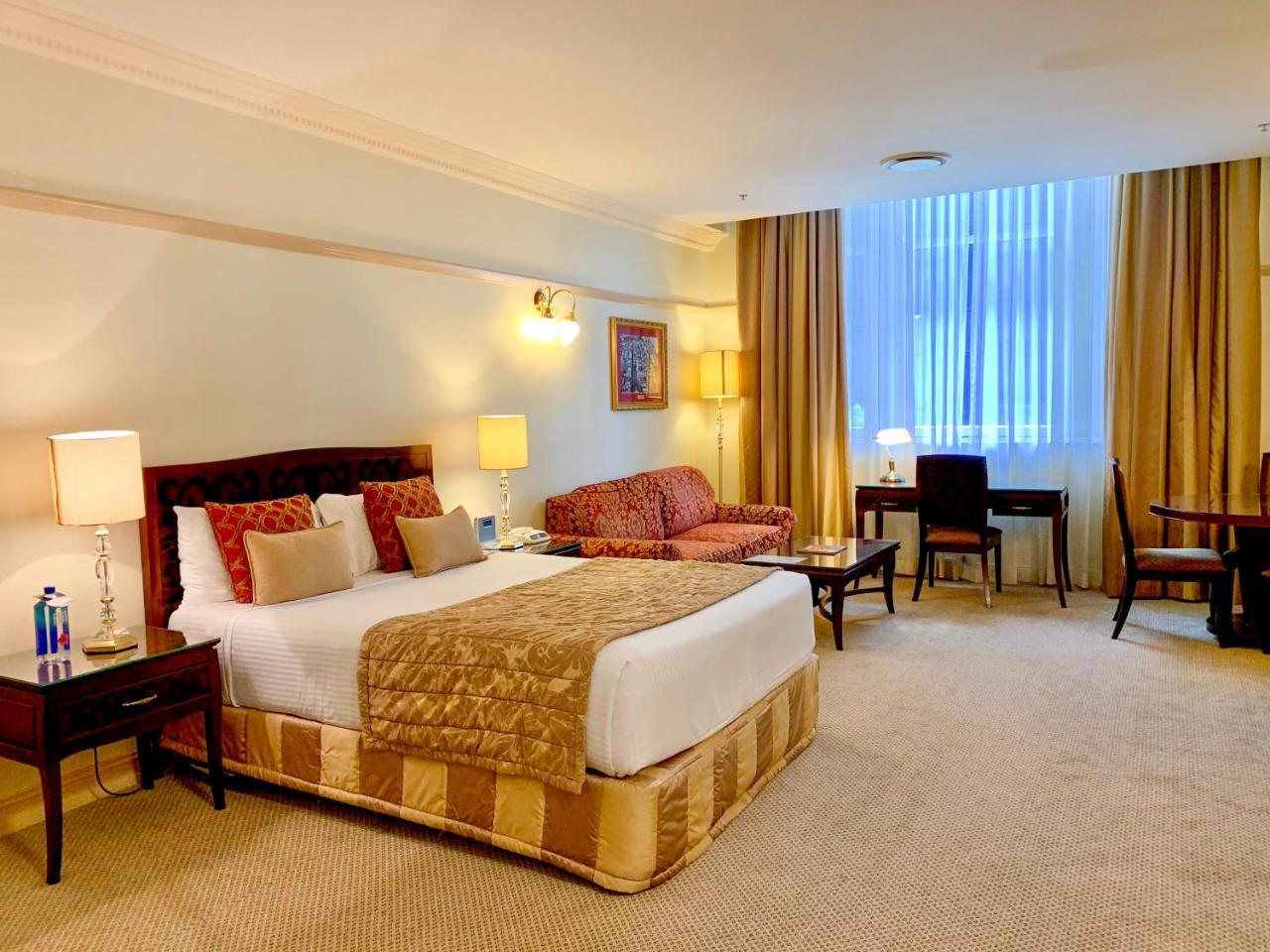 Royal Hotel
