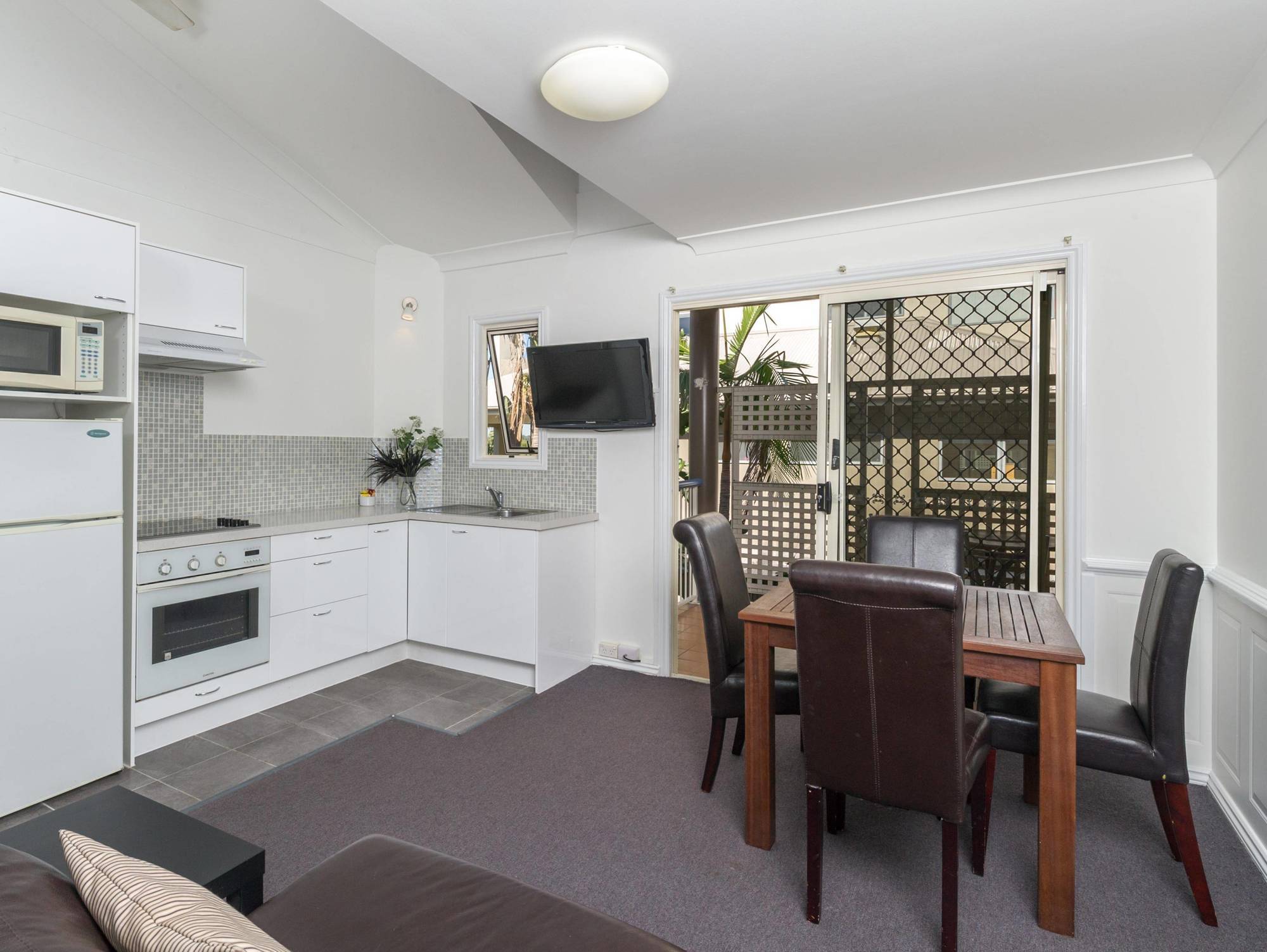 Rivercity Gardens Apartment