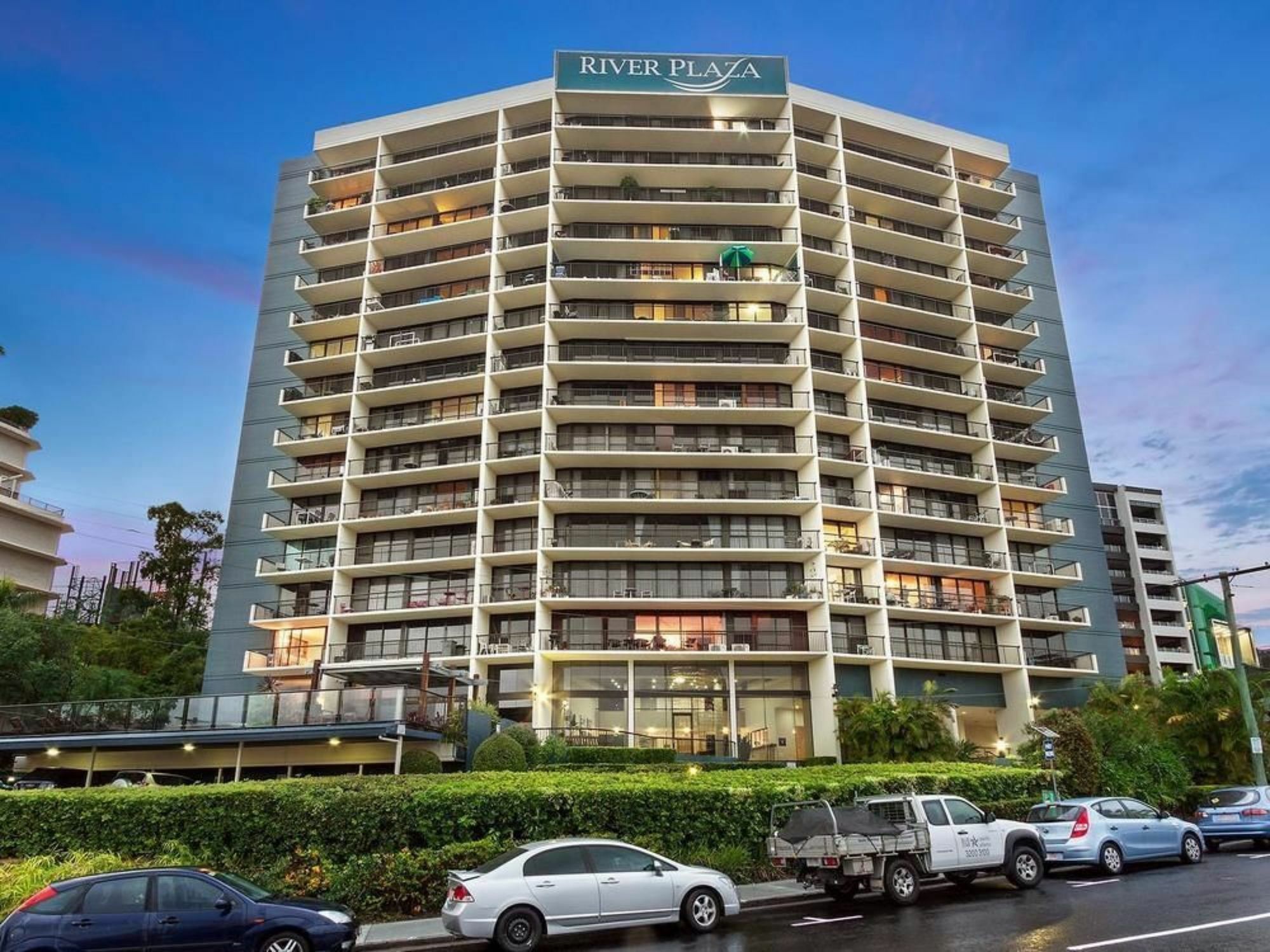 River Plaza Aparthotel