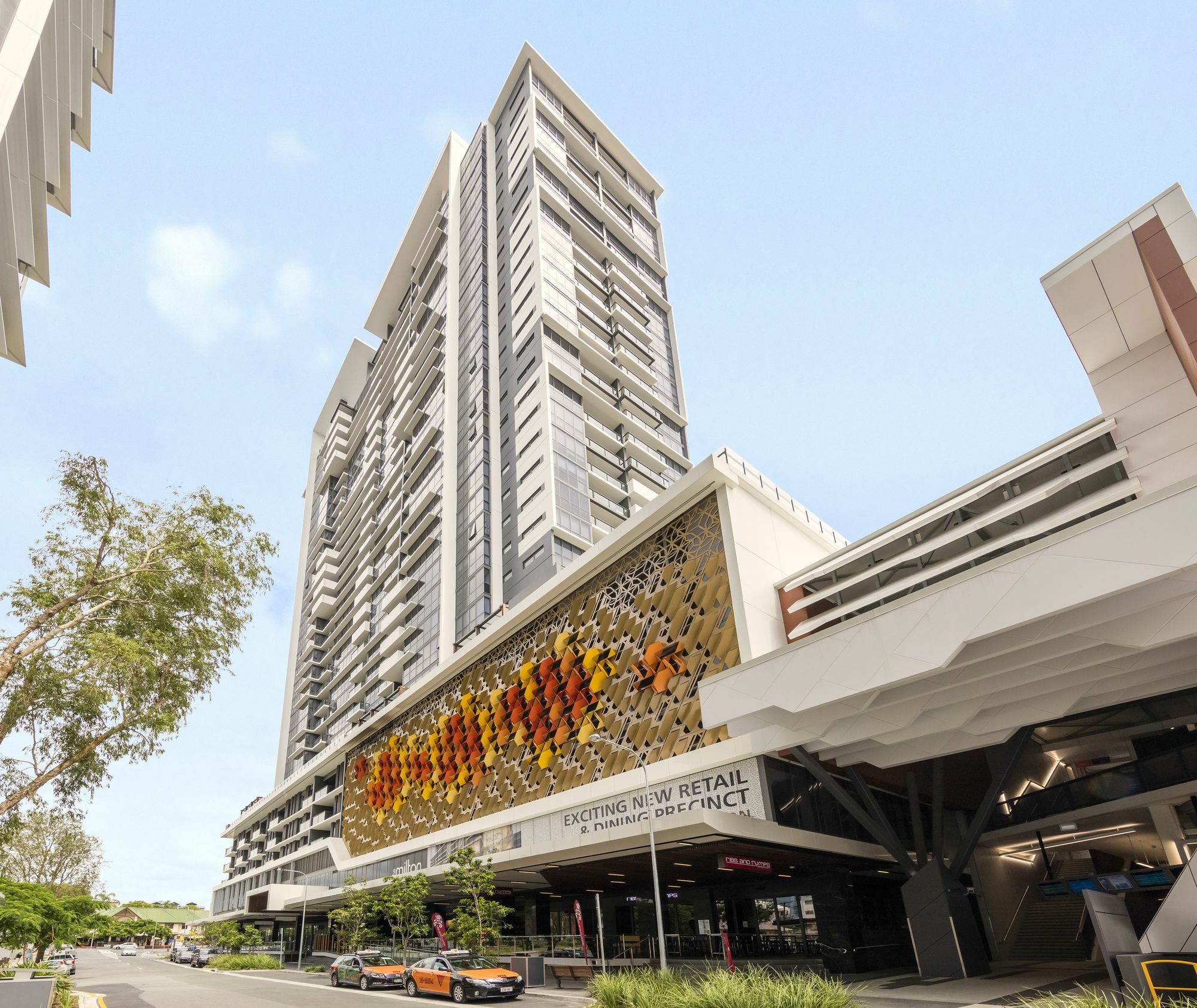 The Milton Aparthotel 4*