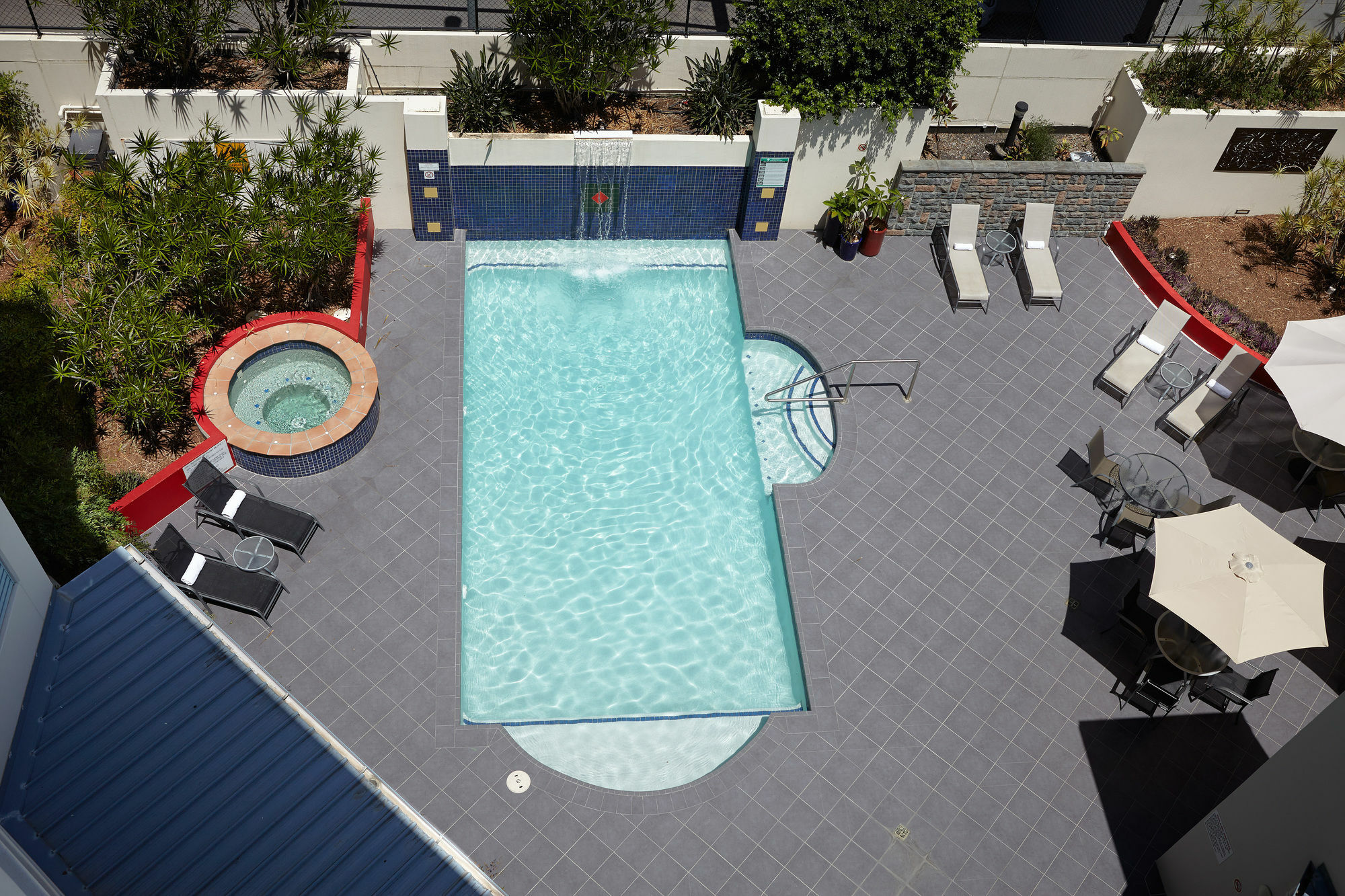 Aparthotel West End 4*