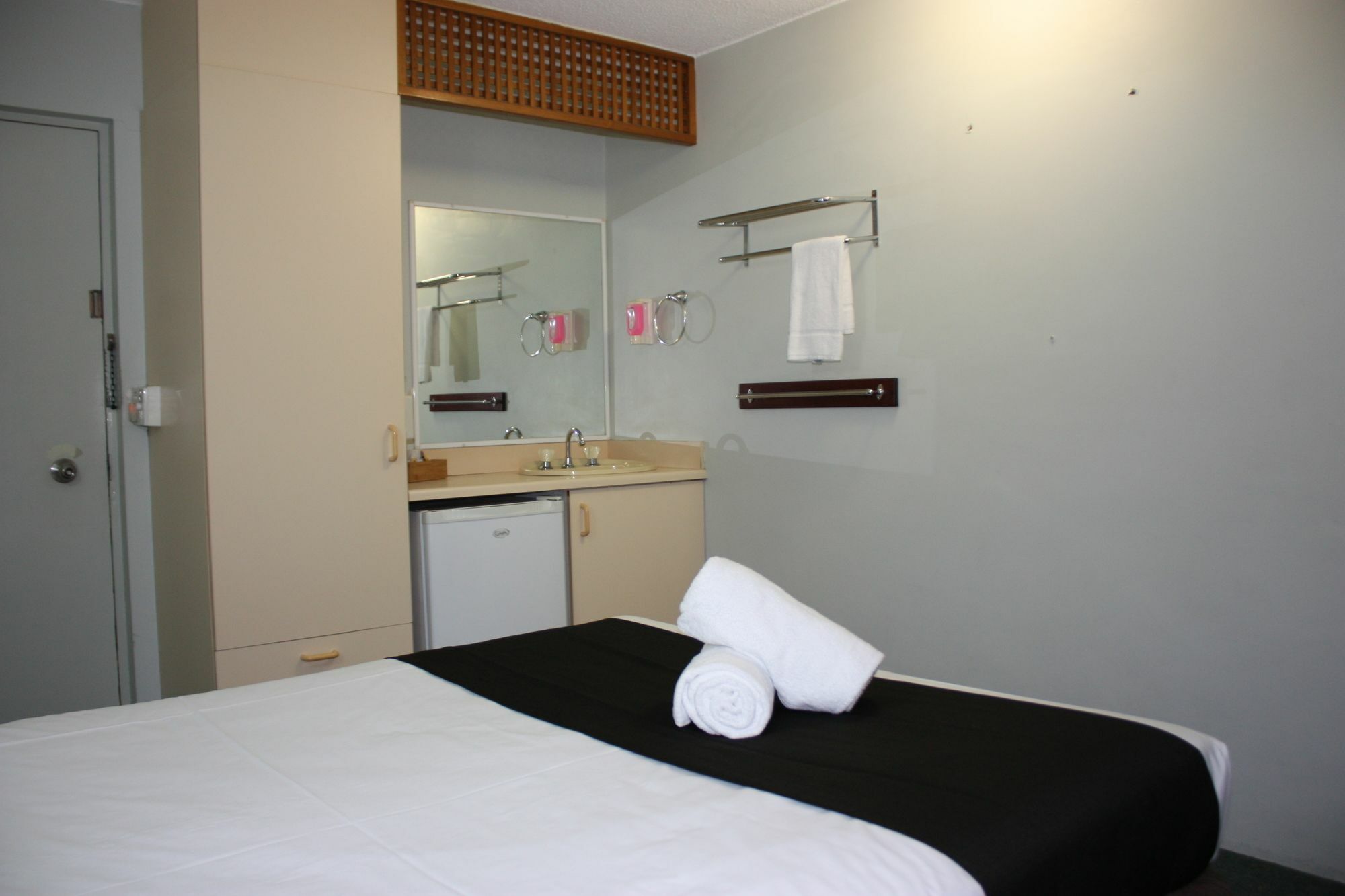 Spring Hill Terraces Hotel