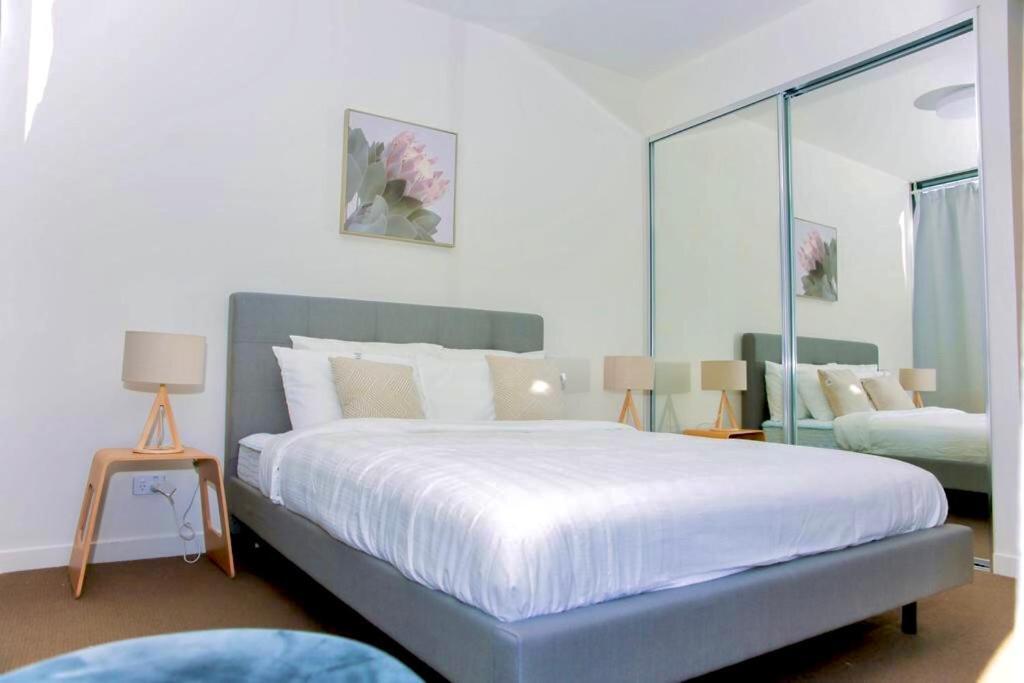 Lucid South Apartment