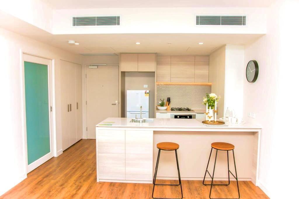 Lucid South Apartment *
