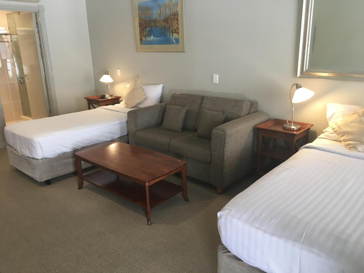 Shangri-la Gardens Motel