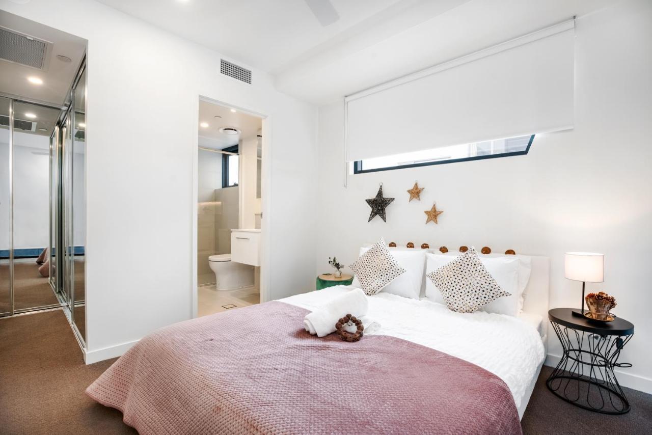 The Opulent Design Apt In South Apartment