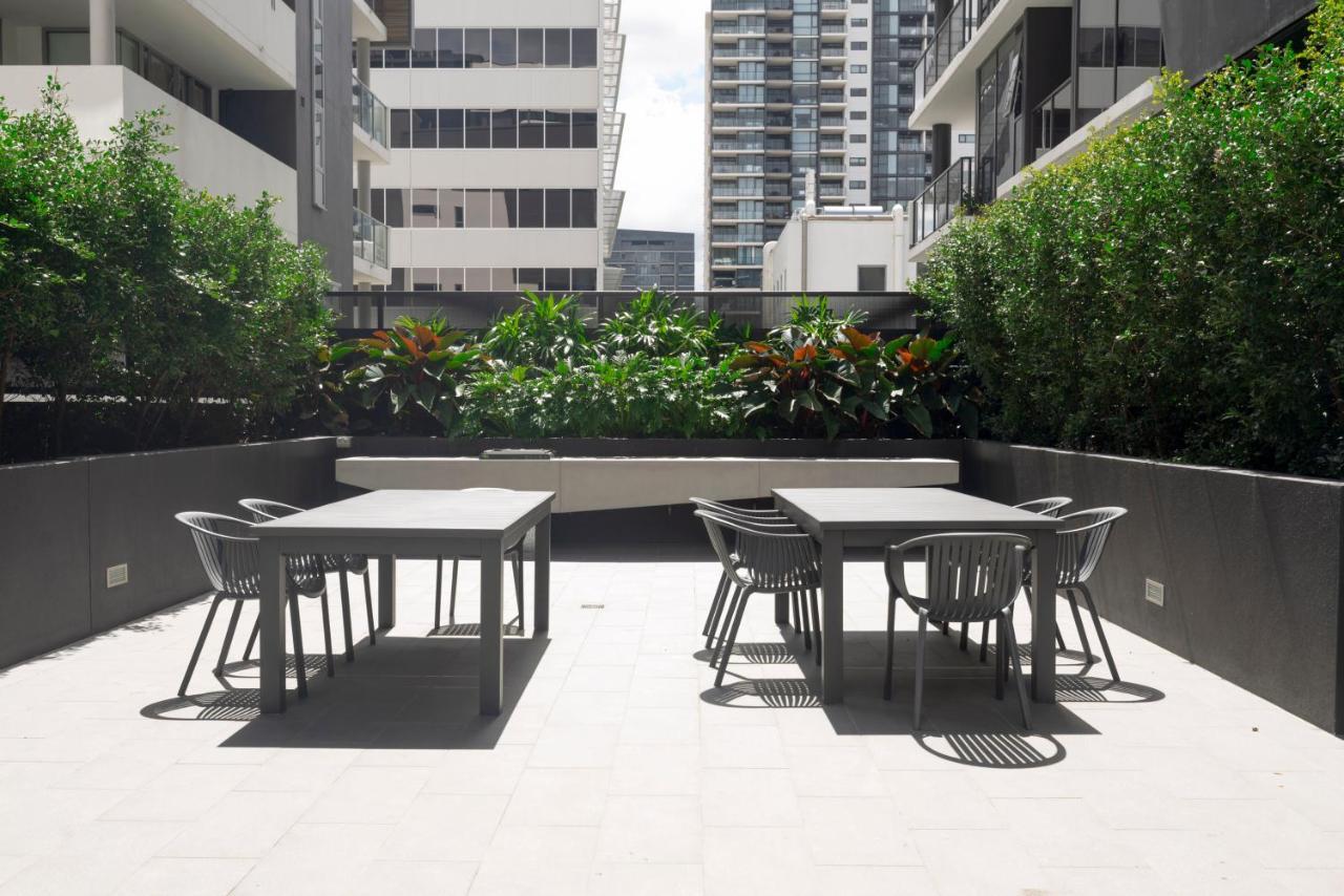 The Opulent Design Apt In South Apartment Brisbane